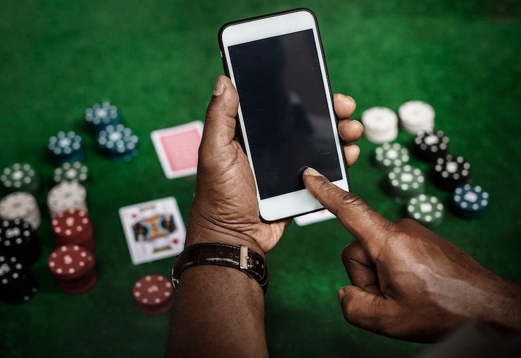 Platform slotmacau menampilkan pasar olahraga Liga 1, Piala AFF, dan opsi pembayaran DANA QRIS